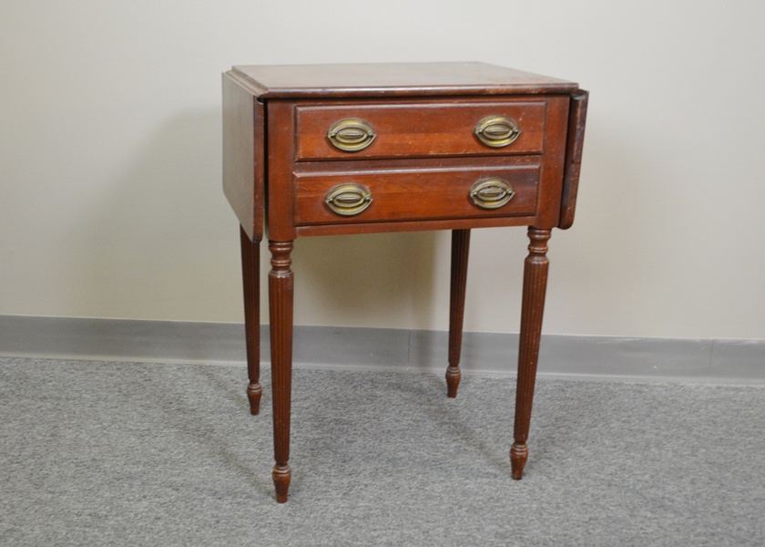 Willett Wildwood Cherry Drop Leaf Side Table EBTH