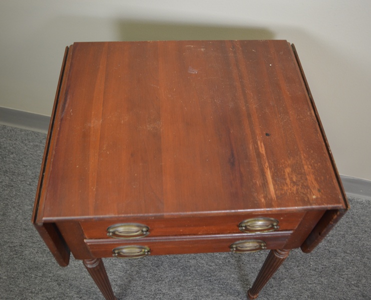 Willett Wildwood Cherry Drop Leaf Side Table EBTH