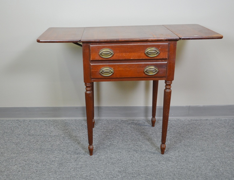 Willett Wildwood Cherry Drop Leaf Side Table EBTH