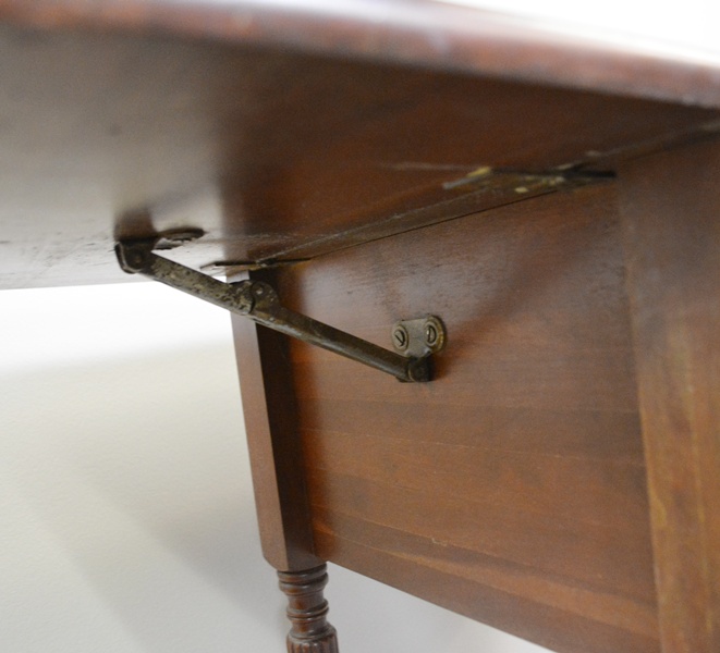 Willett Wildwood Cherry Drop Leaf Side Table EBTH