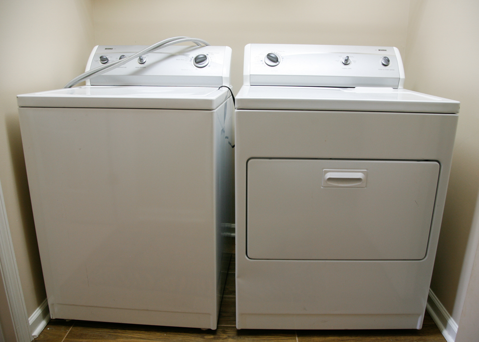 Kenmore 600 Washer and Dryer Duo EBTH
