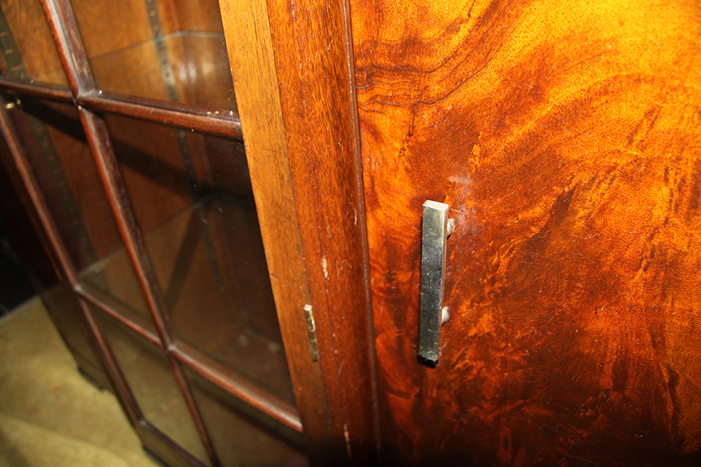 Vintage Wooden Display EBTH