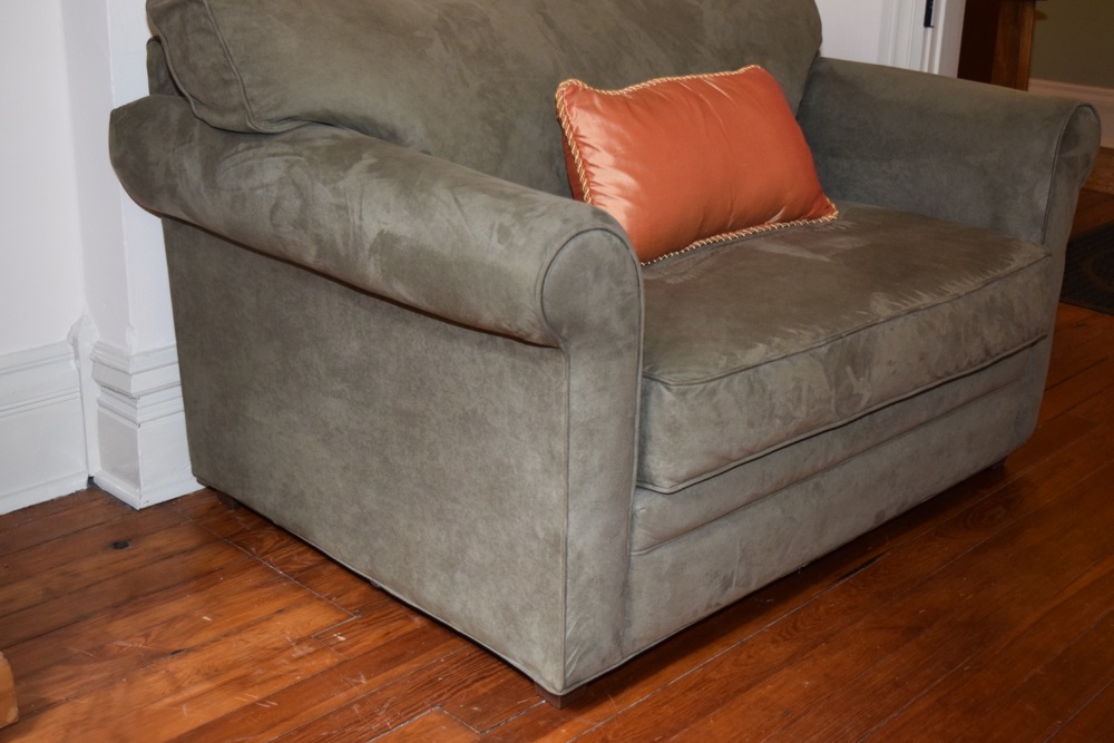 Twin Sleeper Loveseat by Havertys Furniture EBTH