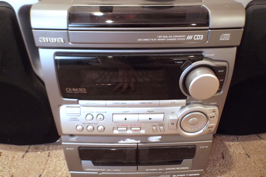 Aiwa Compact Disc Stereo System Model CXNA303U EBTH