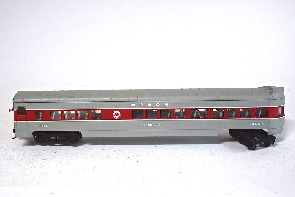 Pair of Monon HO Scale Model Trains EBTH