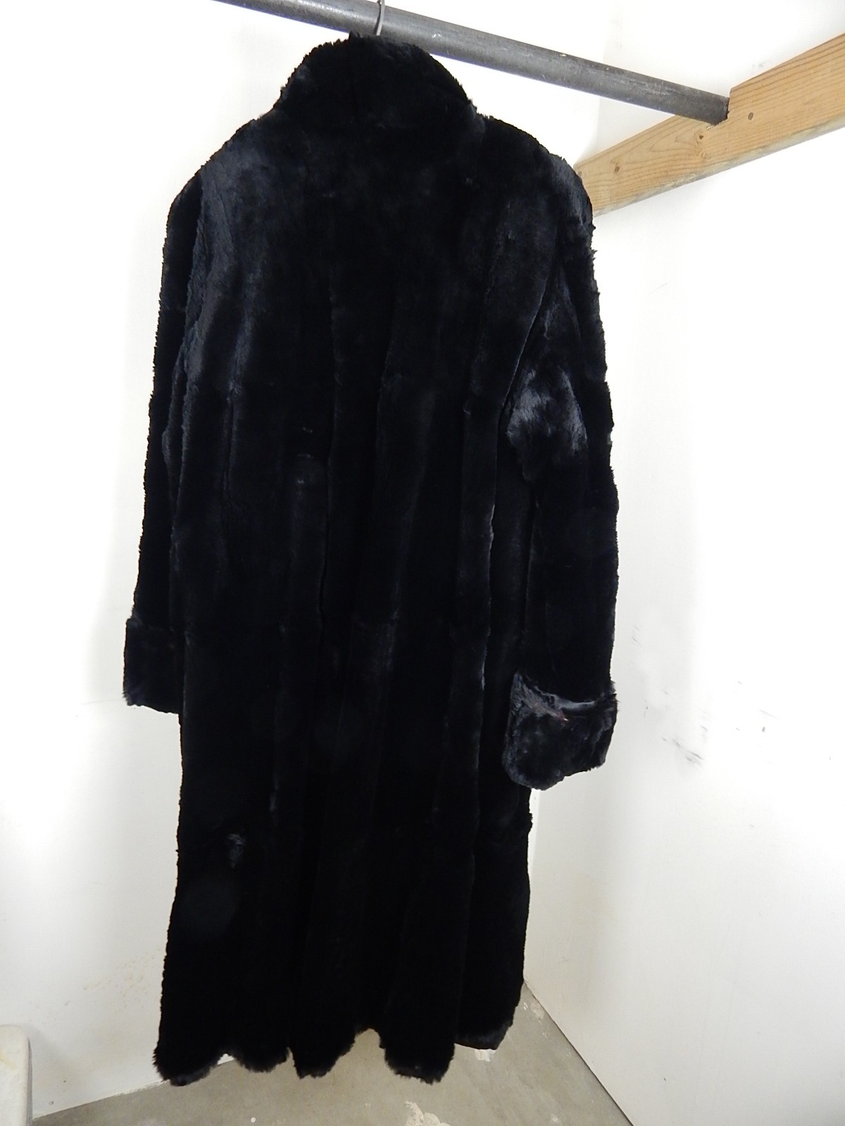 Lady's 1940's Vintage Black Seal Fur Coat EBTH