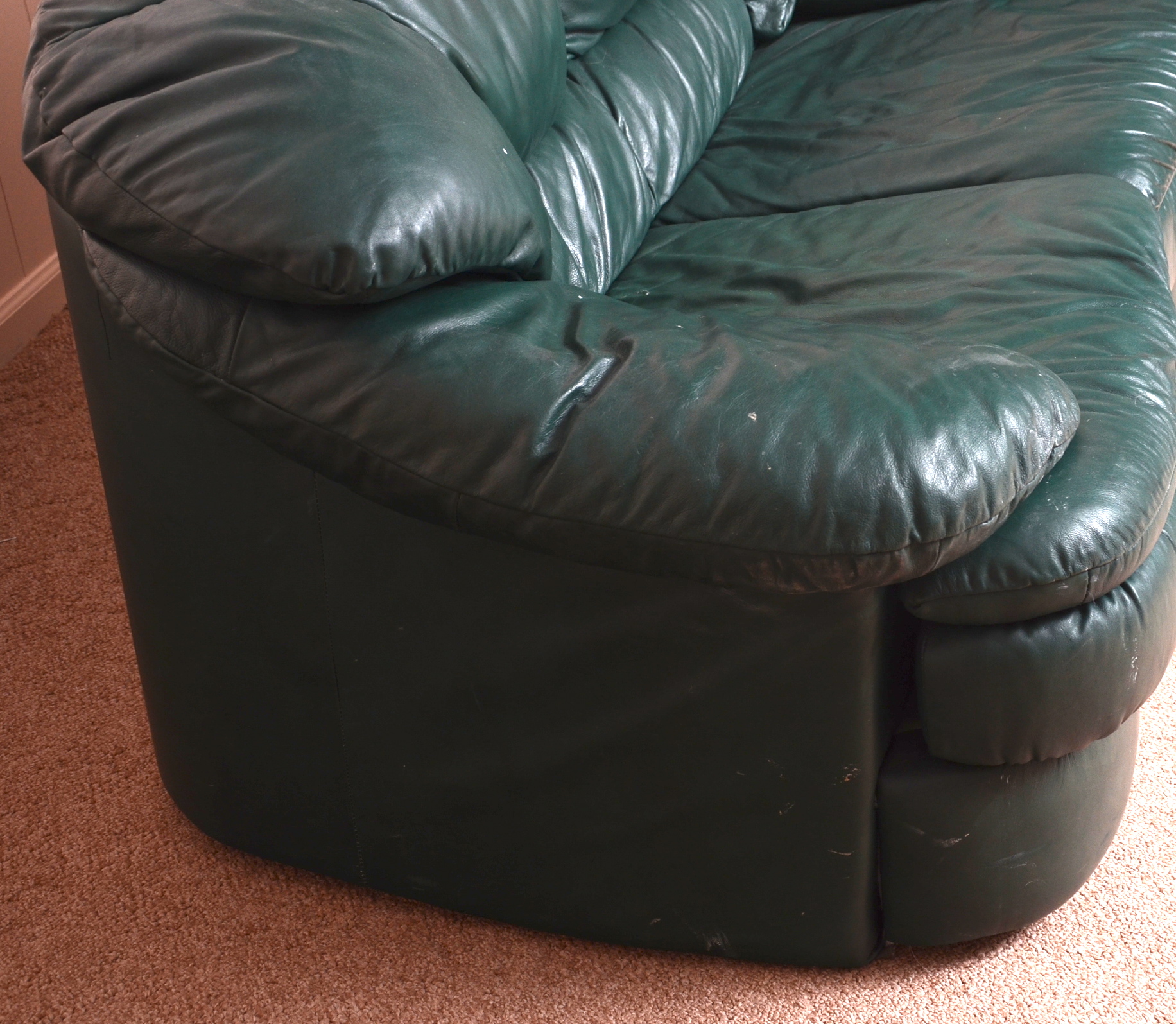Green Leather Love Seat EBTH