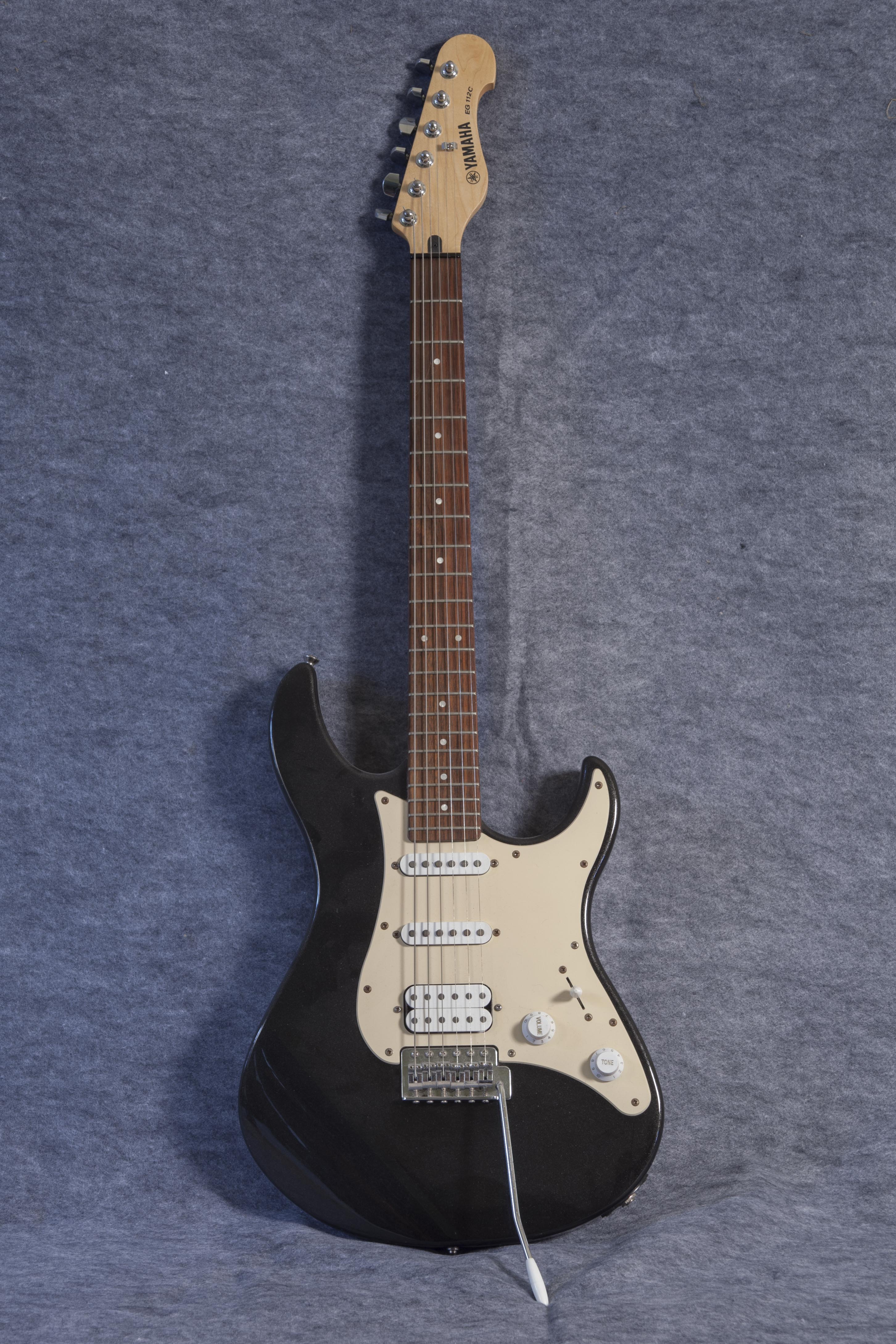 Yamaha EG112C and Peavey Predator Electric Guitars EBTH