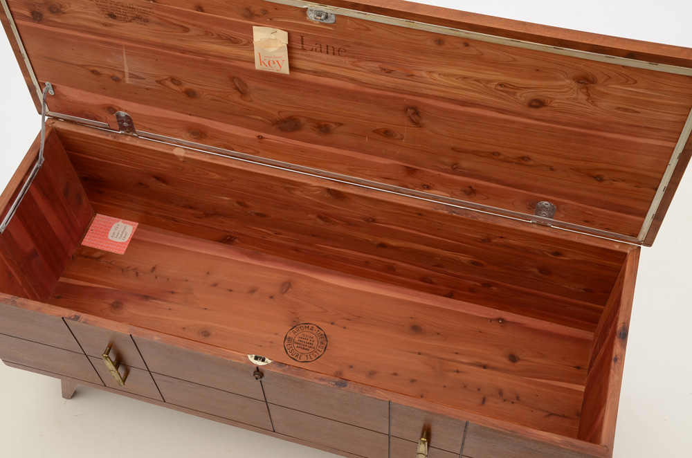 Lane Sweetheart Chest EBTH