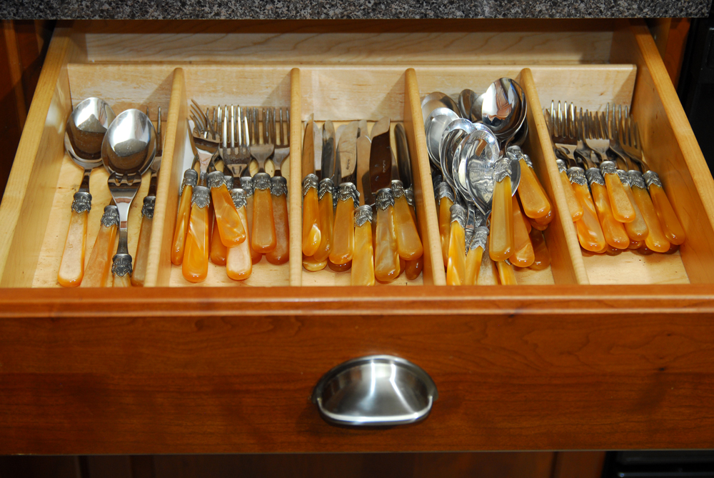 Eme Inox Italian Flatware EBTH