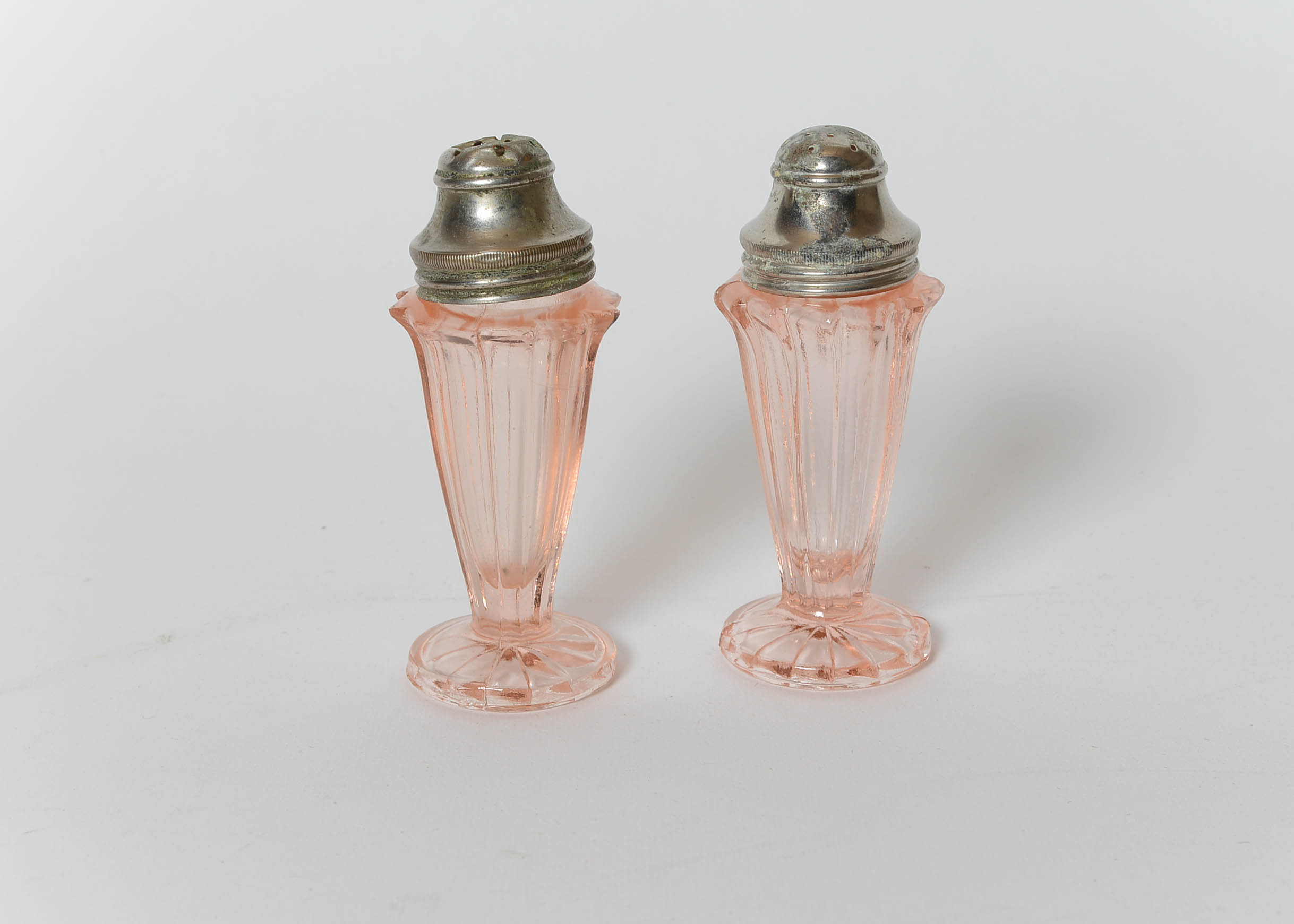 Pink Depression Glass Salt and Pepper Shaker EBTH