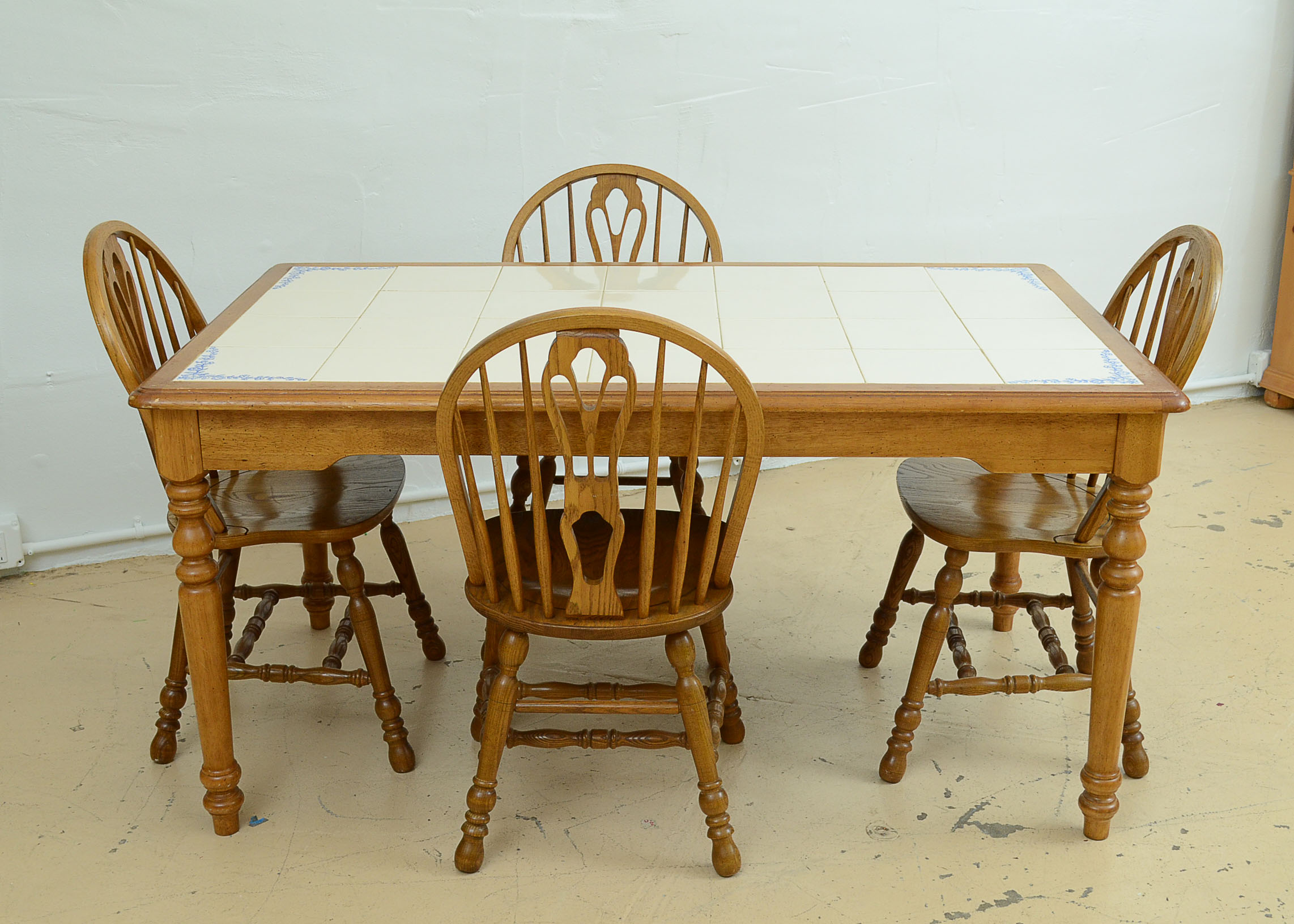 Cochrane Dining Table and Six Chairs EBTH