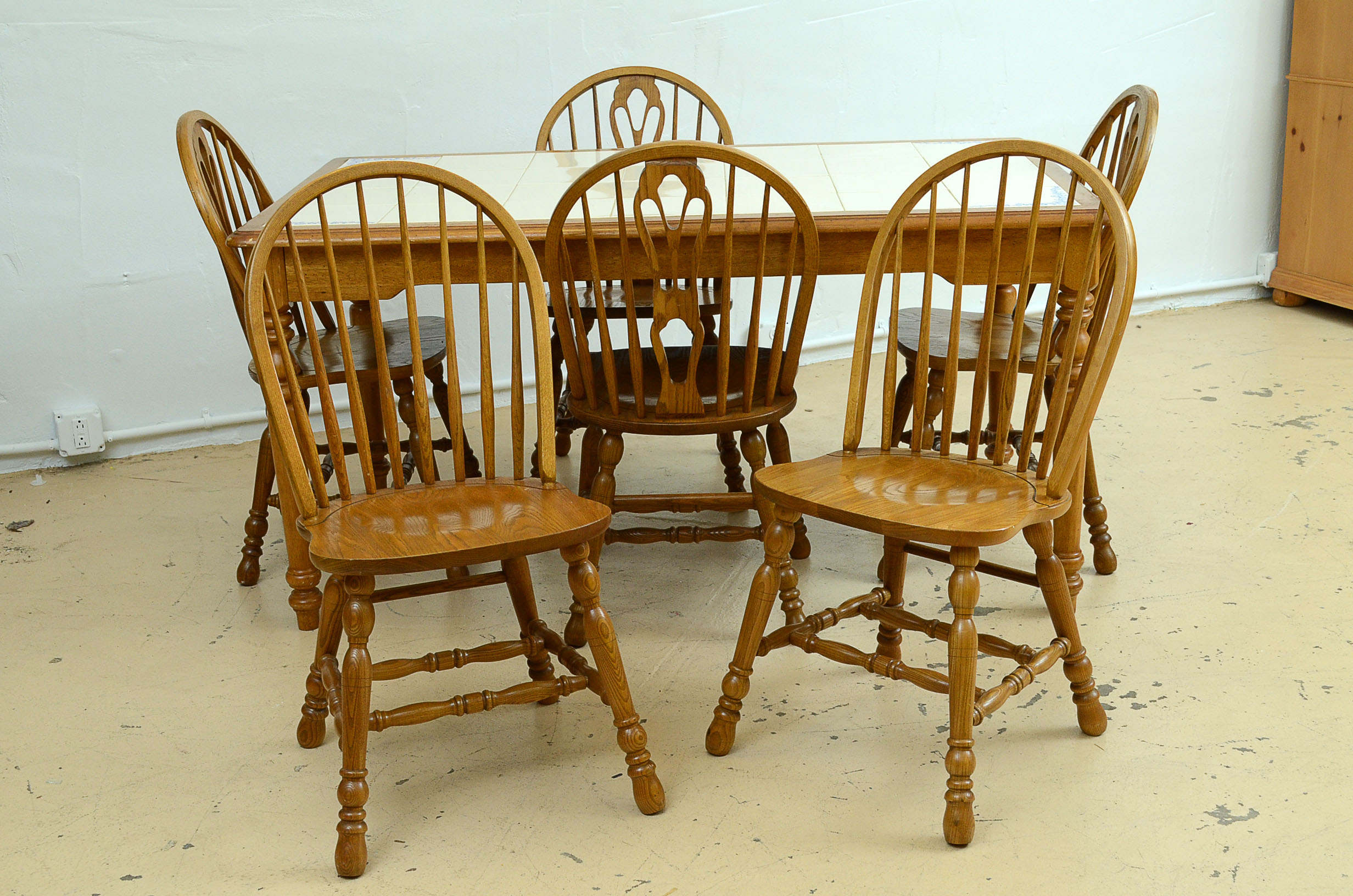 Cochrane Dining Table and Six Chairs EBTH