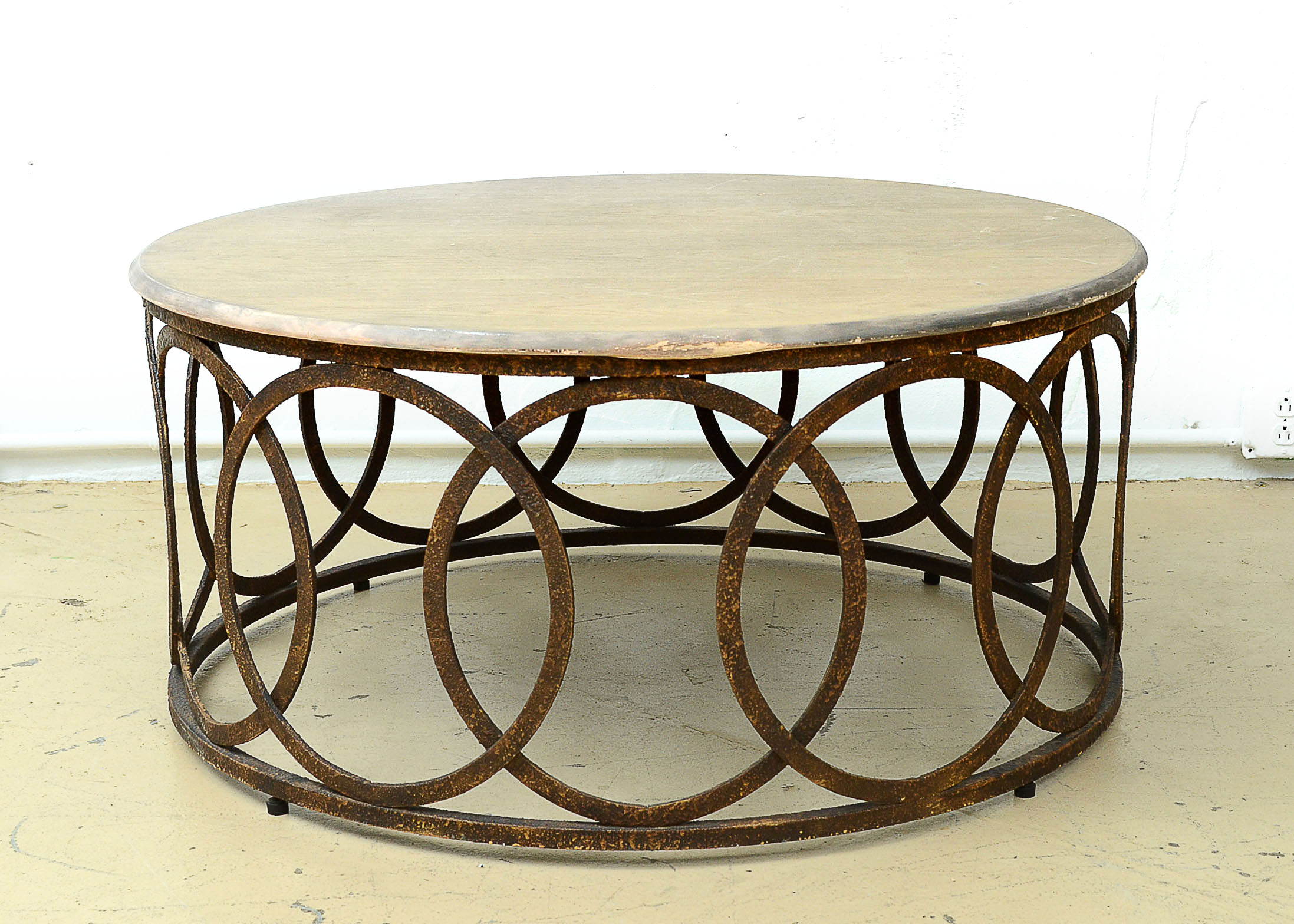 Contemporary Round Coffee Table EBTH