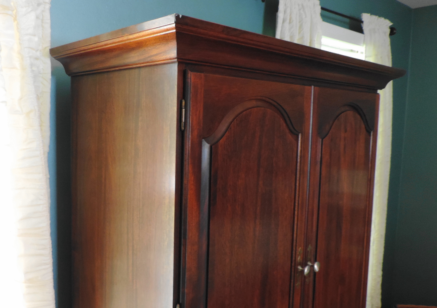 Armoire/Entertainment EBTH