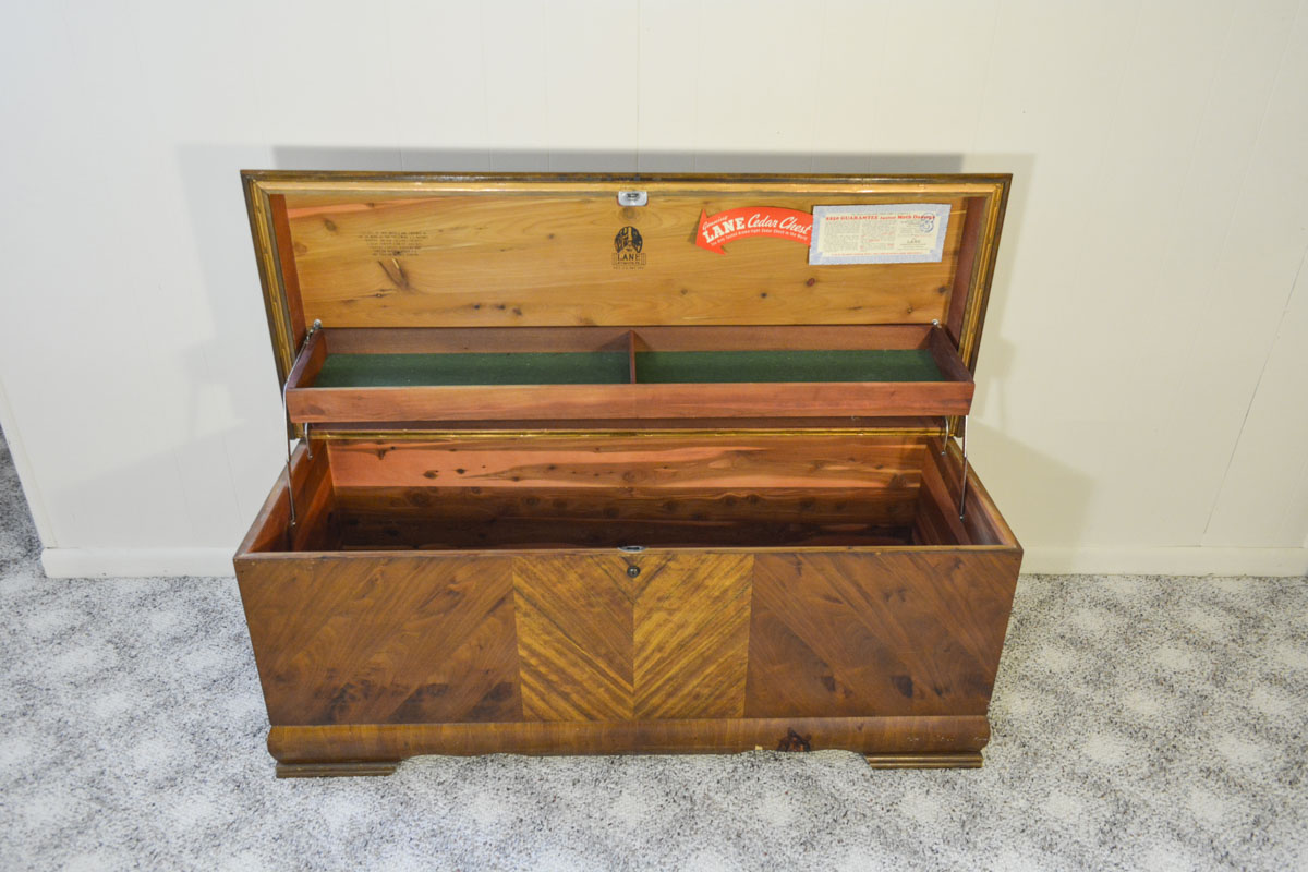 1951 Vintage Lane Cedar Chest EBTH