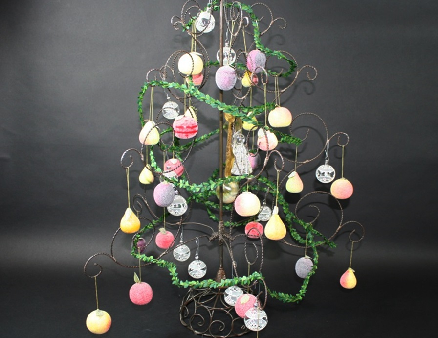 Wire Tabletop Christmas Tree | EBTH