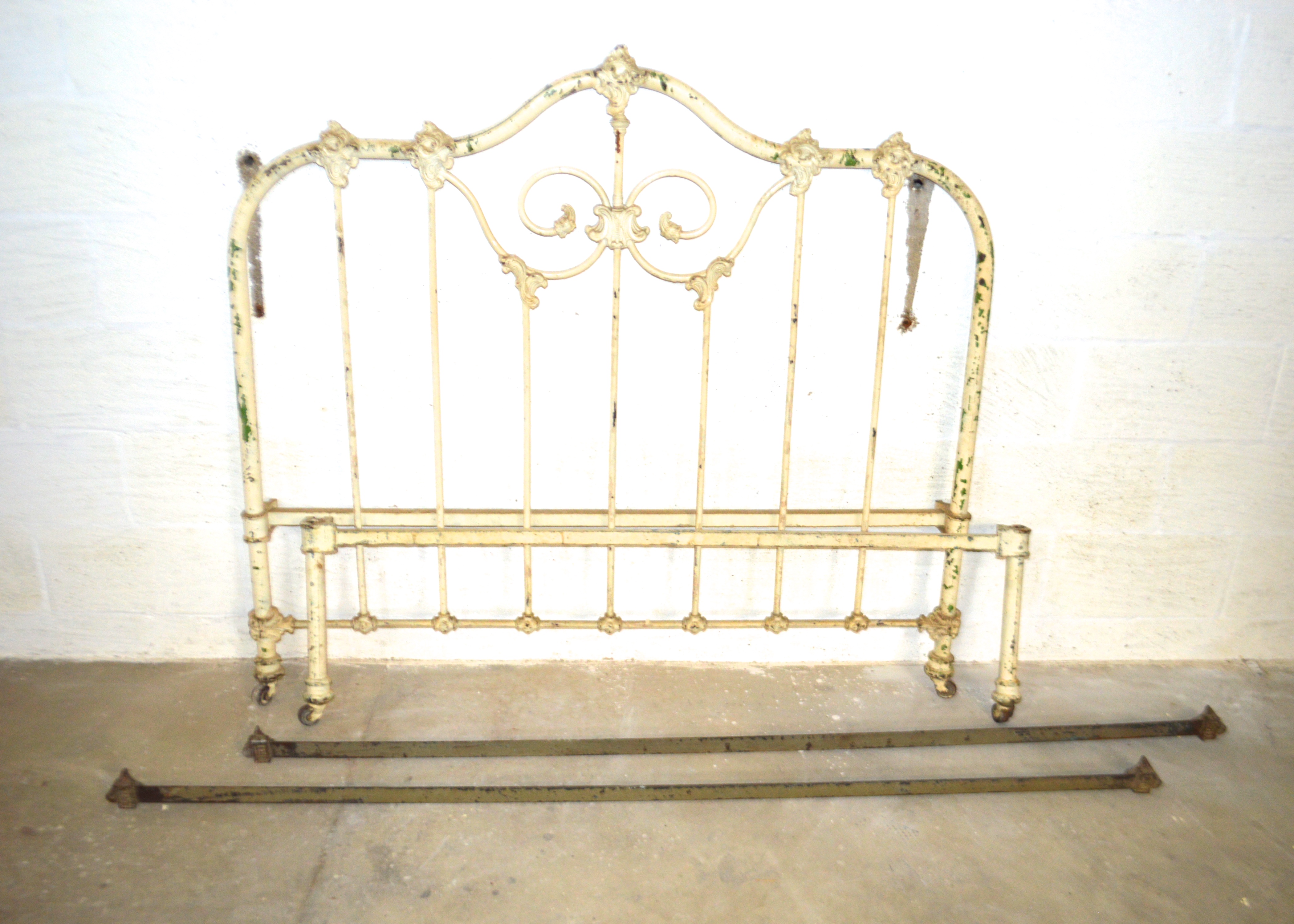 Antique Iron Bed Frame EBTH   DSC 0845.JPG