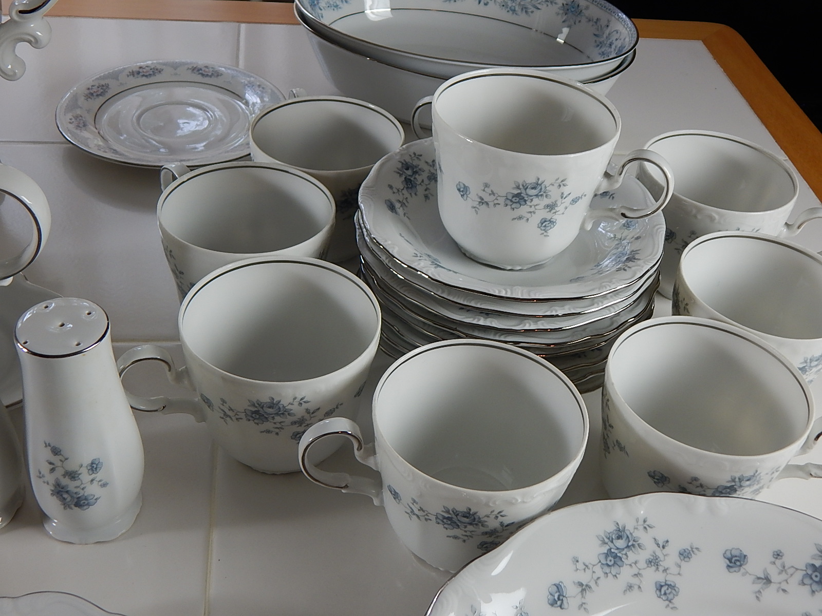 68-piece-johann-haviland-bavaria-china-blue-garland-ebth