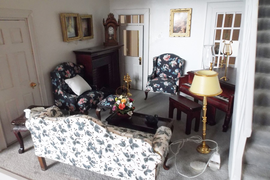 Fully Furnished Dollhouse EBTH