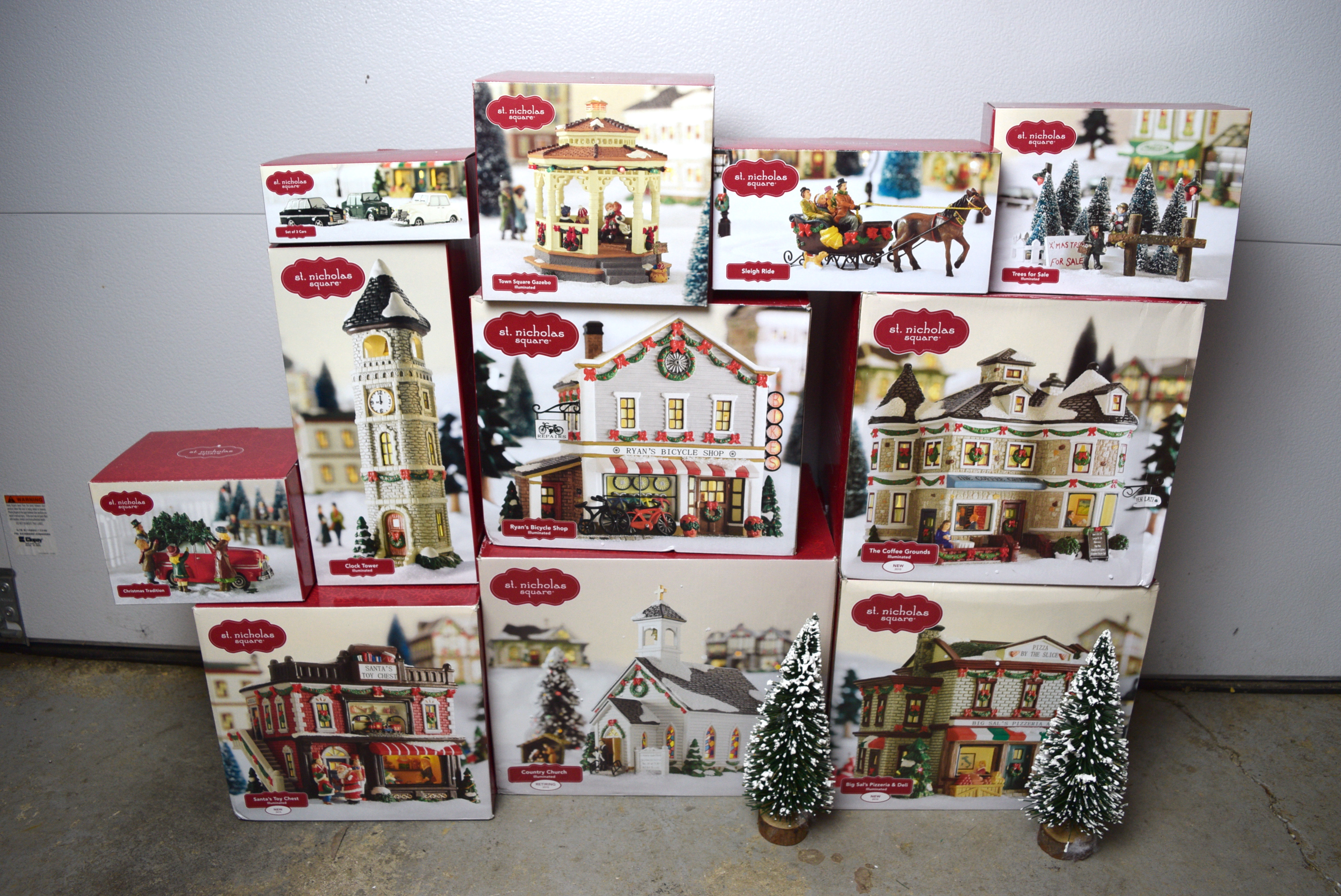 St. Nicholas Square Village Pieces EBTH