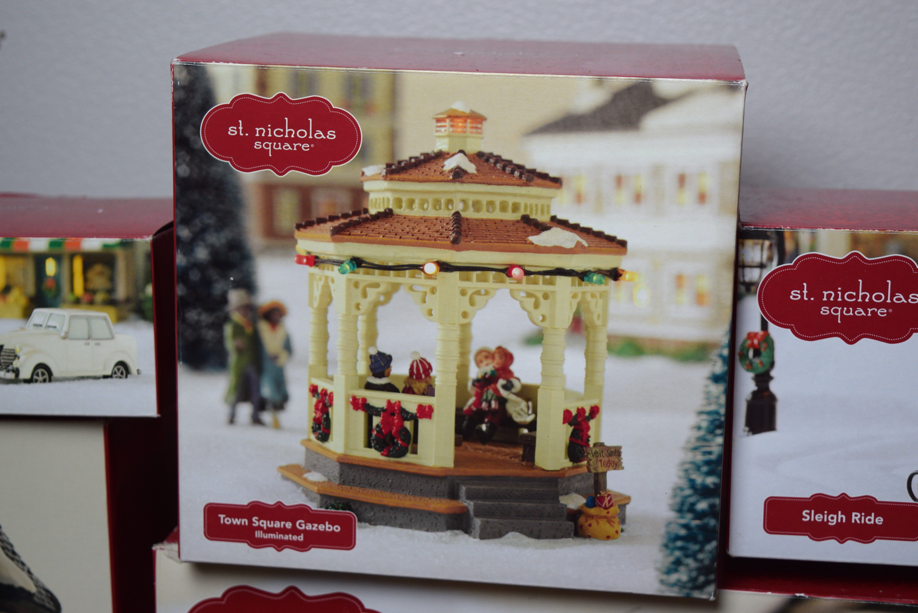 St. Nicholas Square Village Pieces EBTH