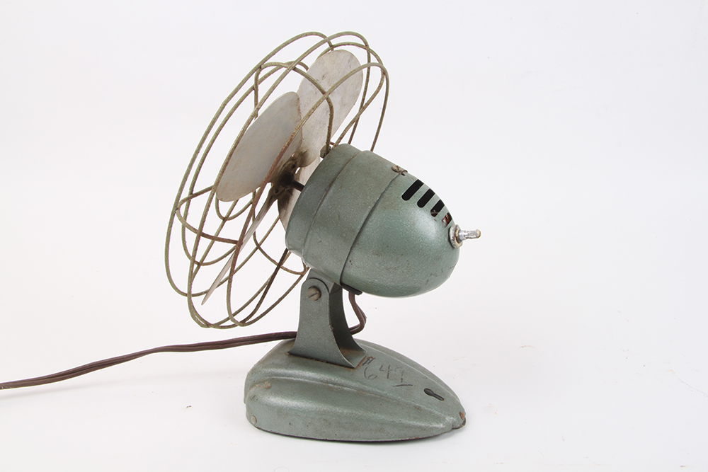 Pair of Vintage Metal Desk Fans EBTH