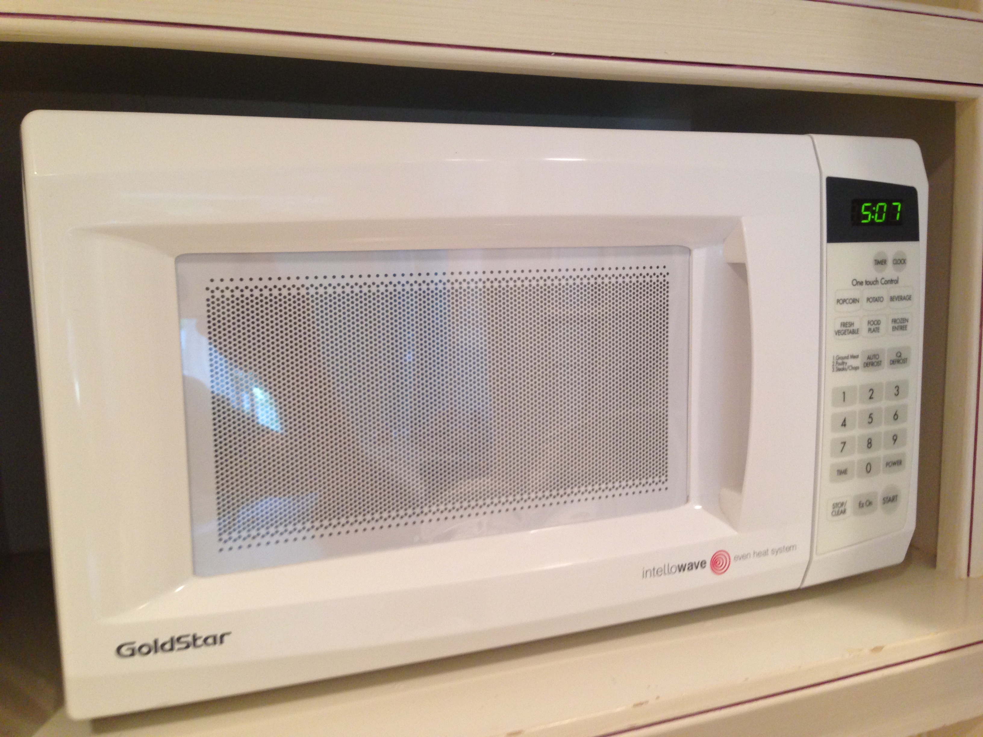 Goldstar 0.7 Cu. Ft. Compact Microwave EBTH