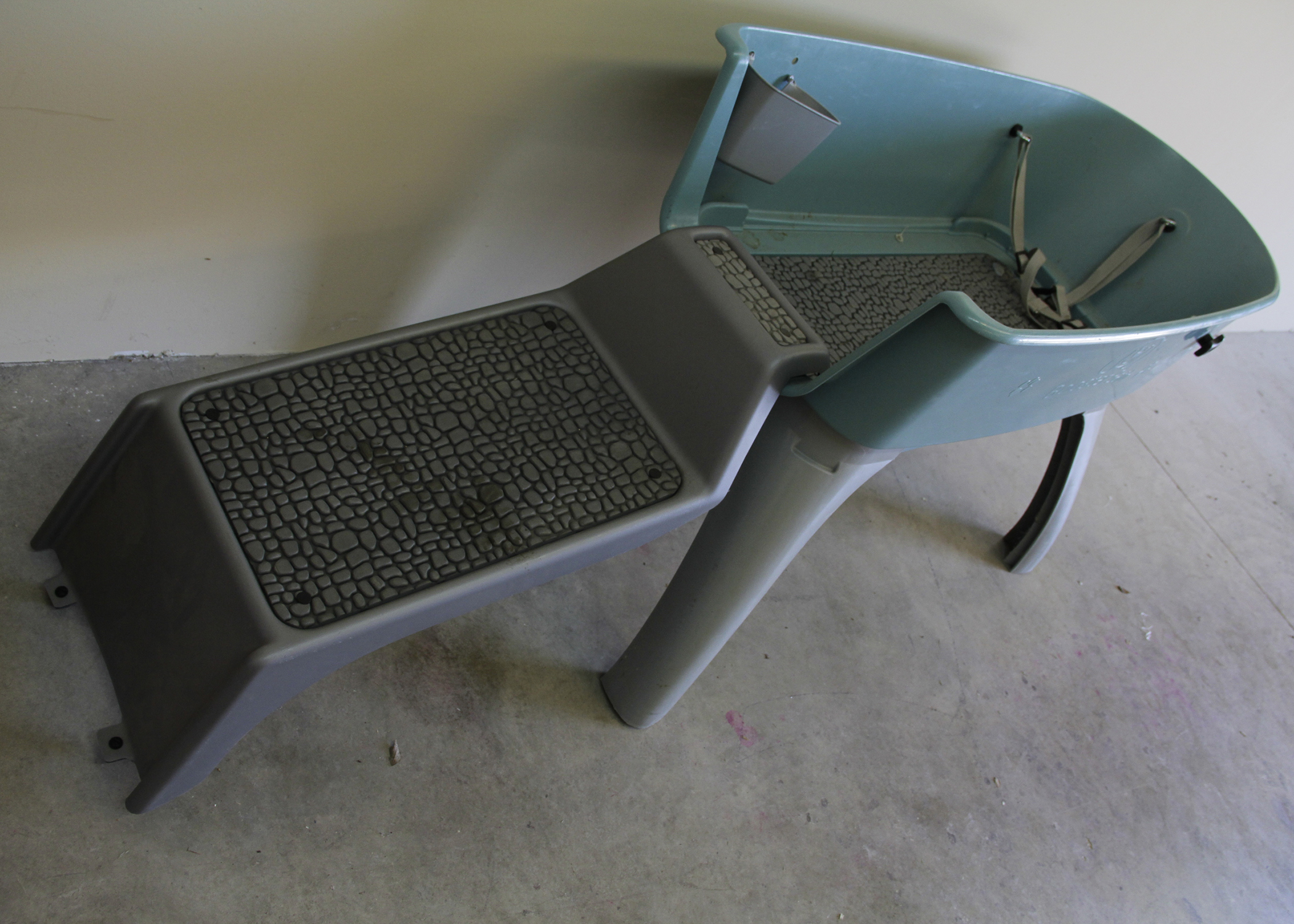 Plastic Dog Washing Table EBTH