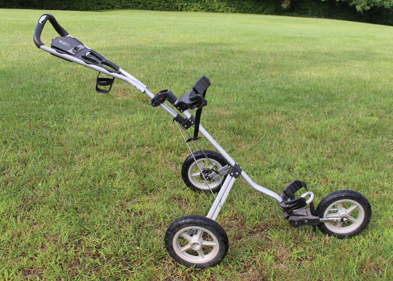 Walter Hagen Golf Bag Push/Pull Cart EBTH