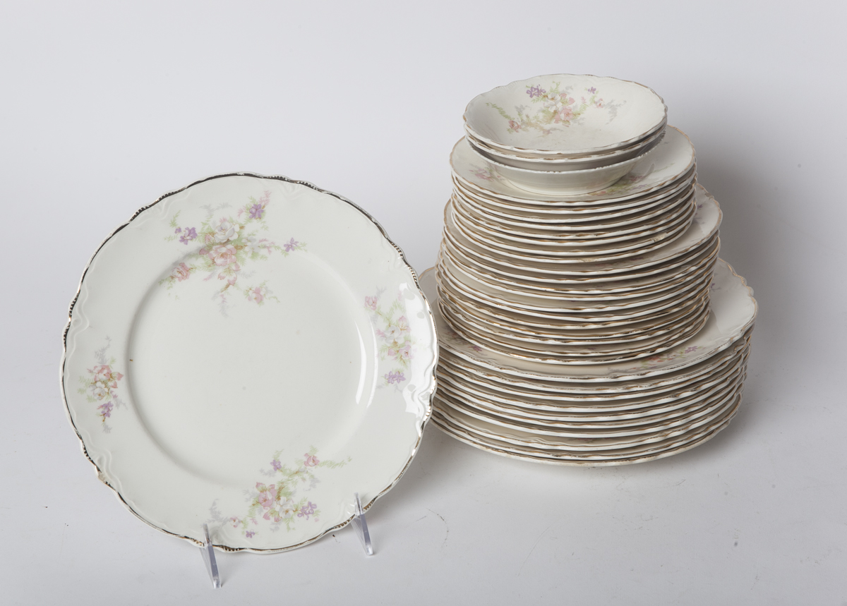 The Pearl China Company China Set EBTH
