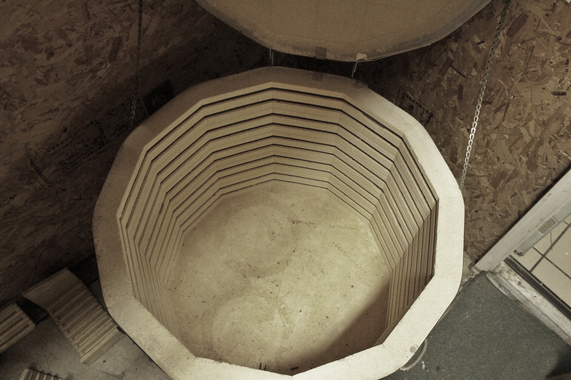 "Evenheat" Manual Kiln w/ Kiln Sitter Control and Supplies EBTH