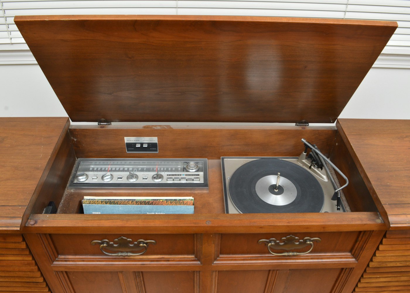 kitchen table stereo
