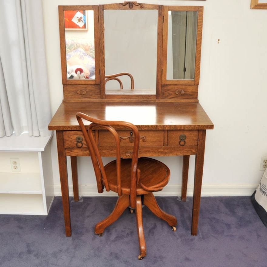 Antique Oak Vanity With Mirror And Chair : EBTH Antique Oak Vanity with Mirror and Chair ... - Antique Oak Vanity With Mirror And Chair : EBTH