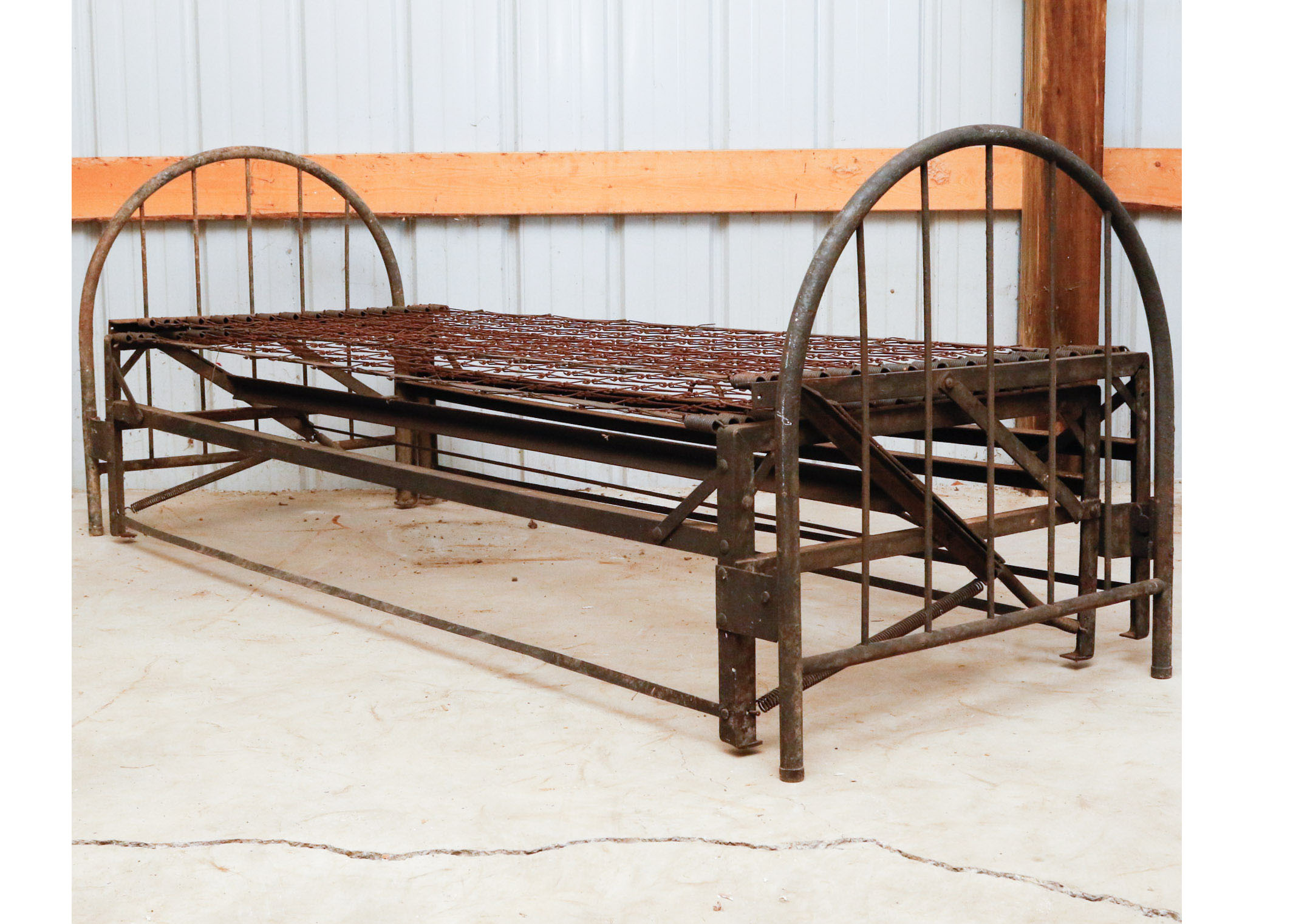 Antique Metal Trundle Bed EBTH