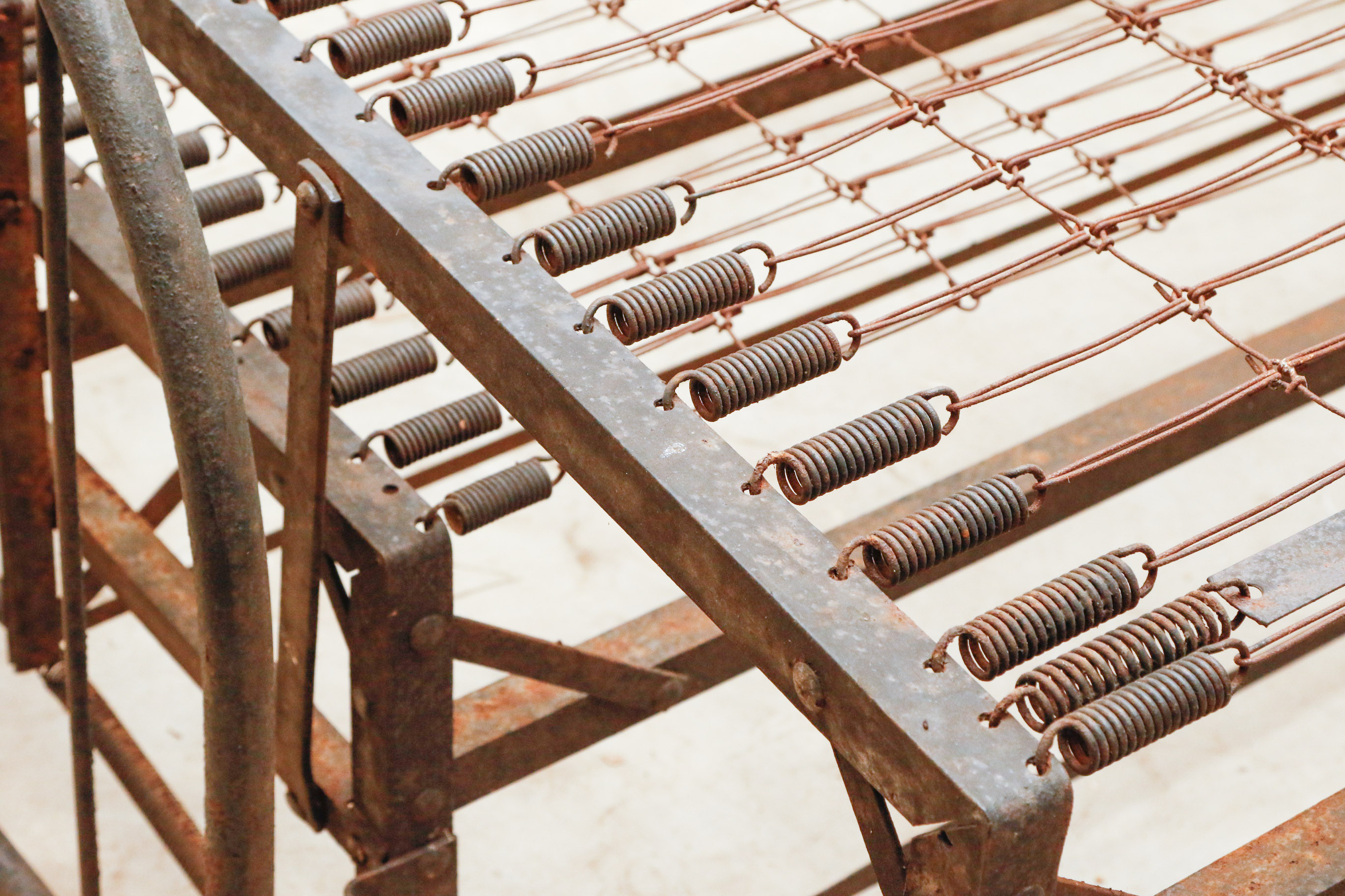 Antique Metal Trundle Bed EBTH