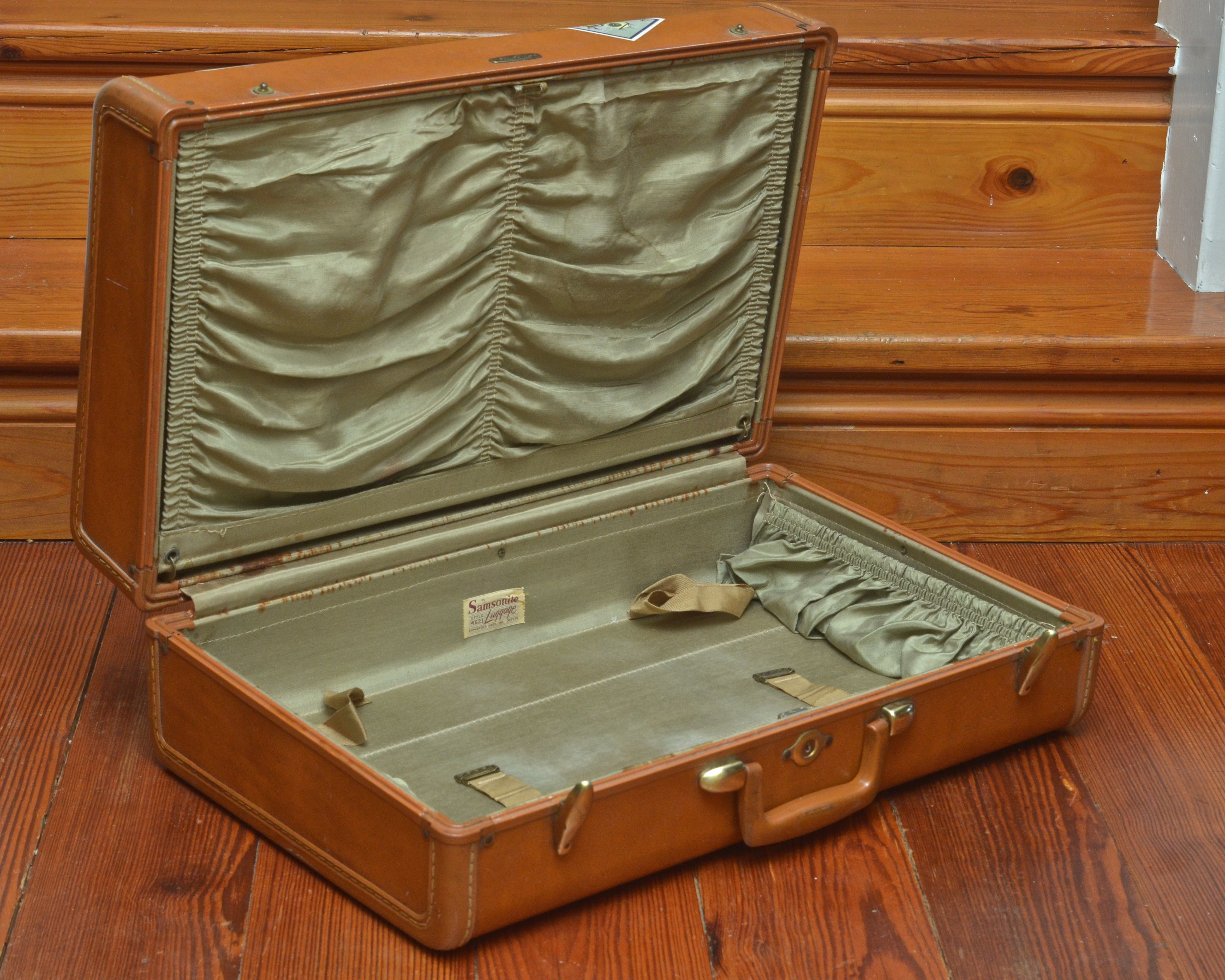 Vintage Samsonite Streamlite Train Case and Suitcase EBTH