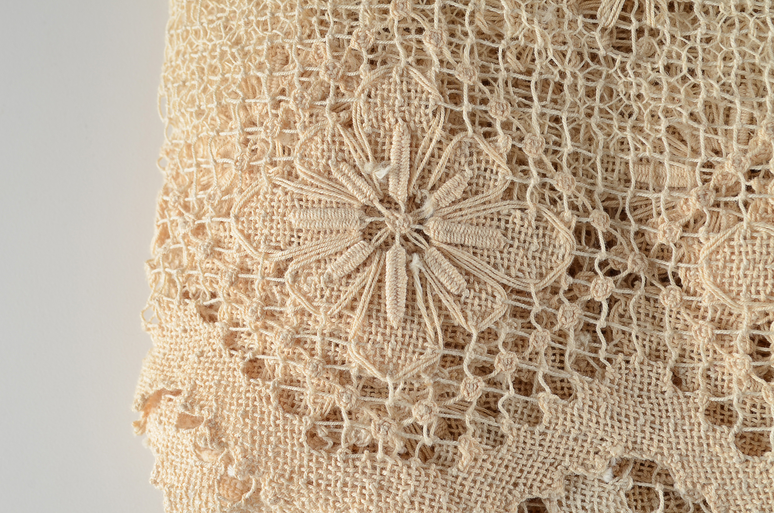 Belgian Hand Made Bobbin Lace Tablecloth EBTH