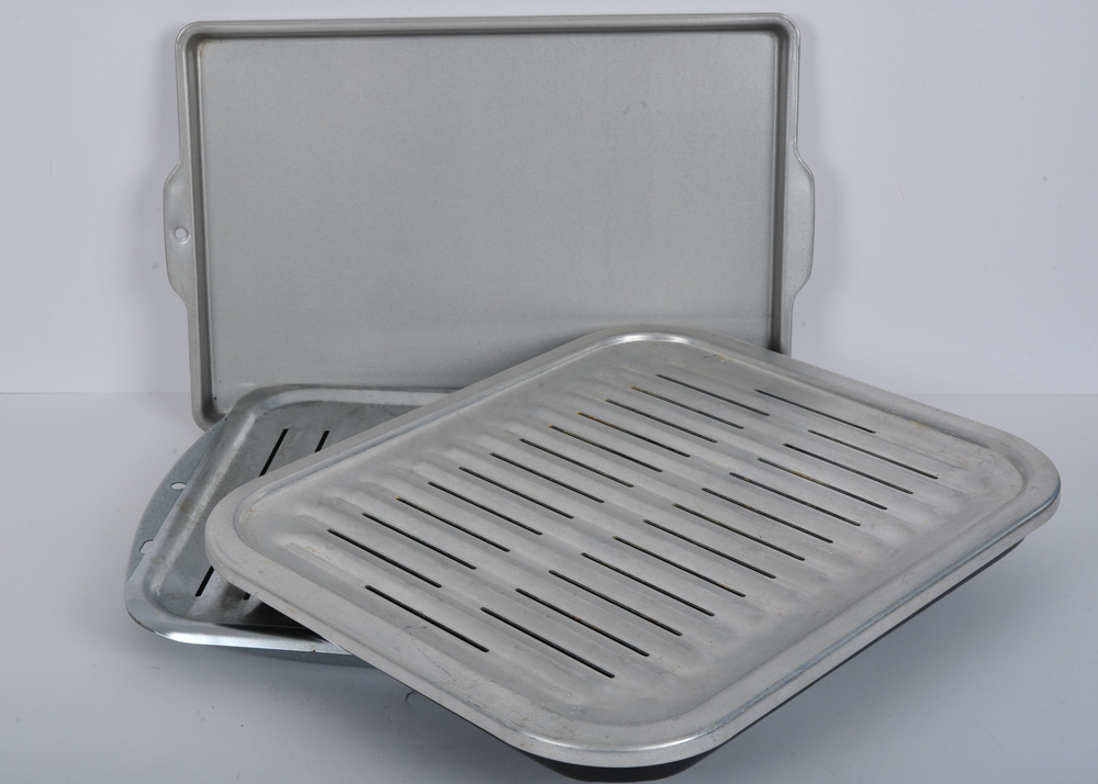 Broiler Pans and Baking Sheet EBTH