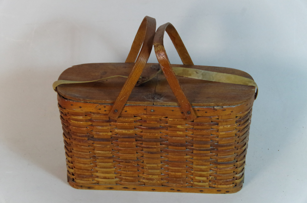 Antique Hawkeye Refrigerator Picnic Basket EBTH