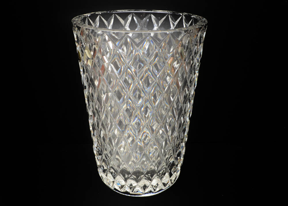 Hoya Crystal Vase Ebth