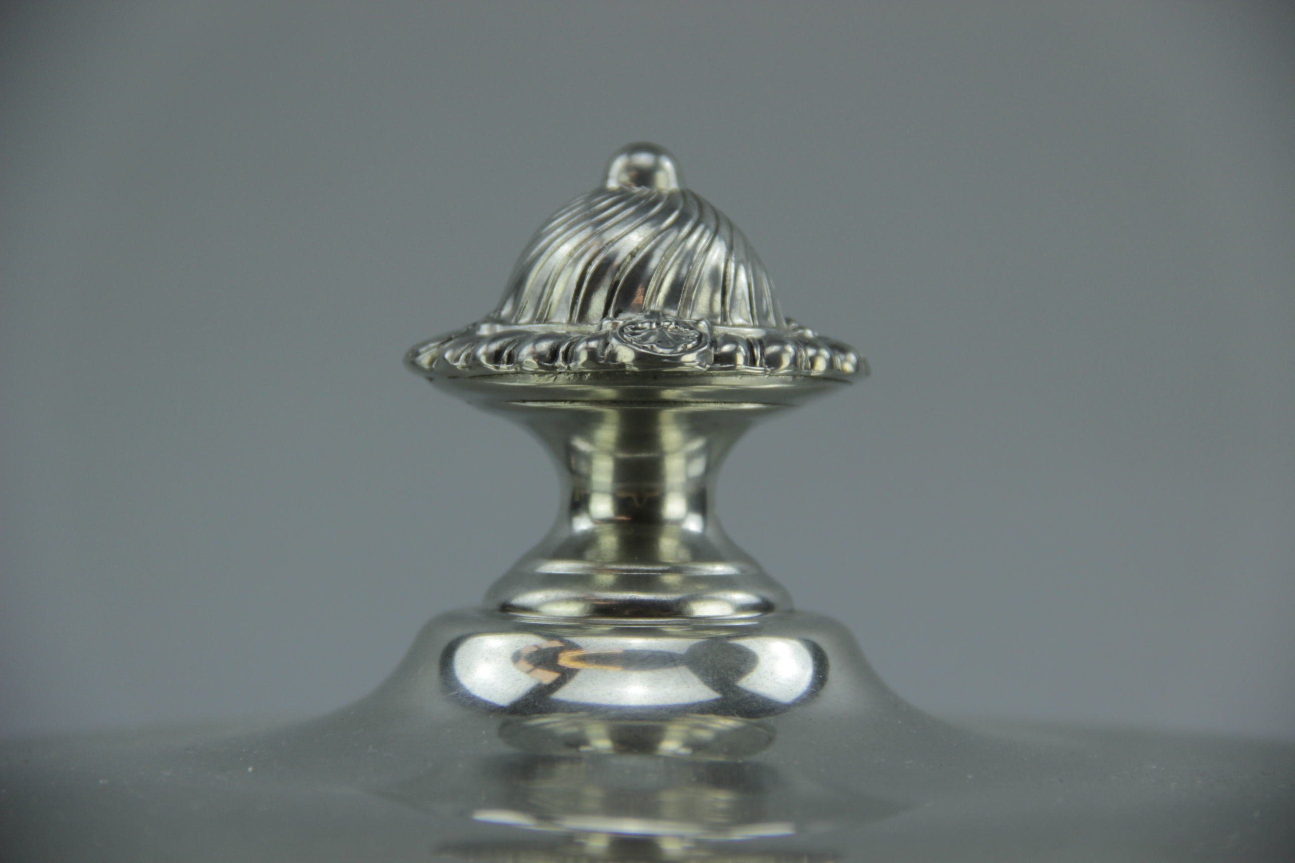 Colonial Pewter Cassarole Stand with Lid by Boardman EBTH