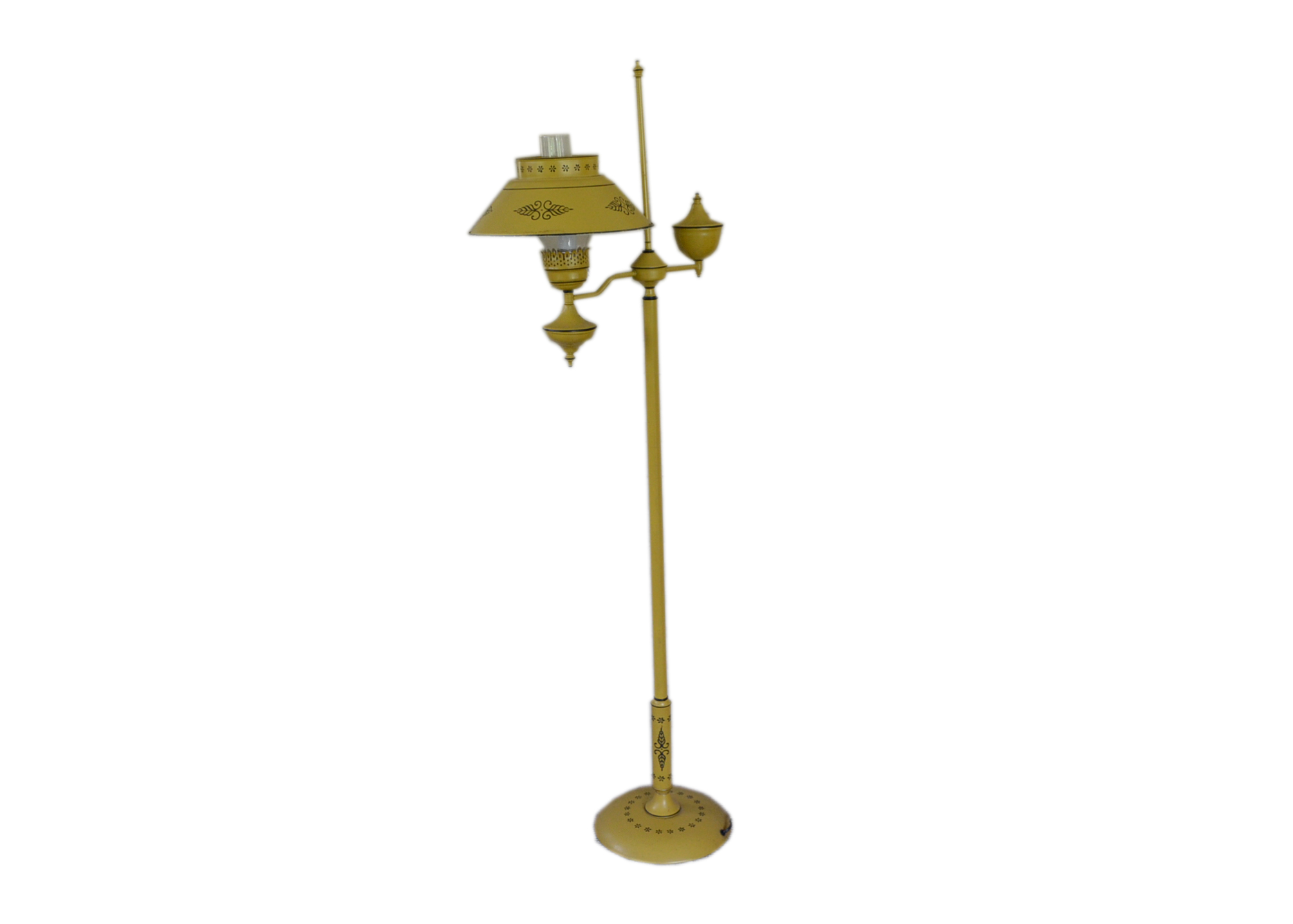 Traditional Style Floor Lamp | EBTH