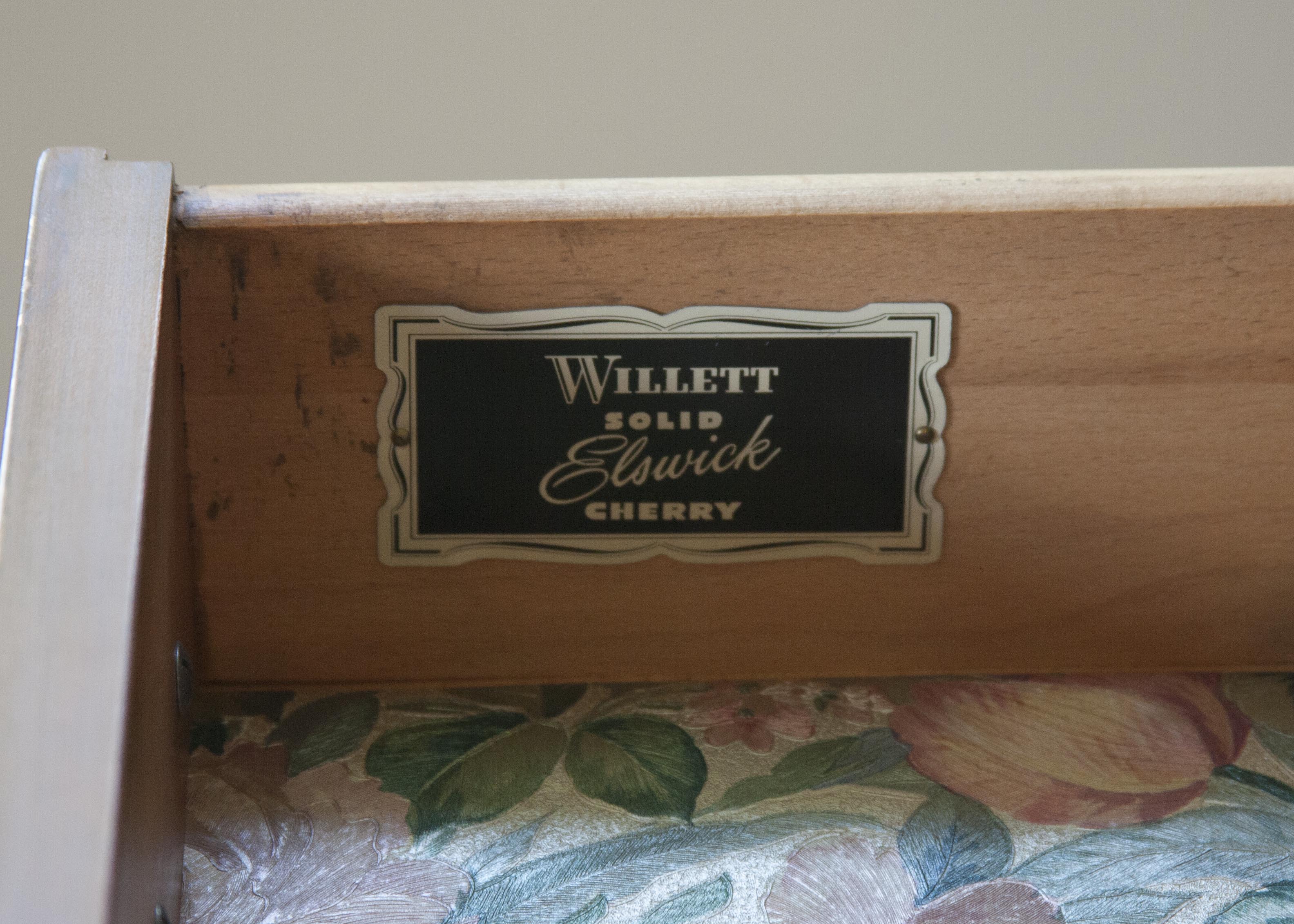 Willet Solid Elswick Cherry Dresser EBTH