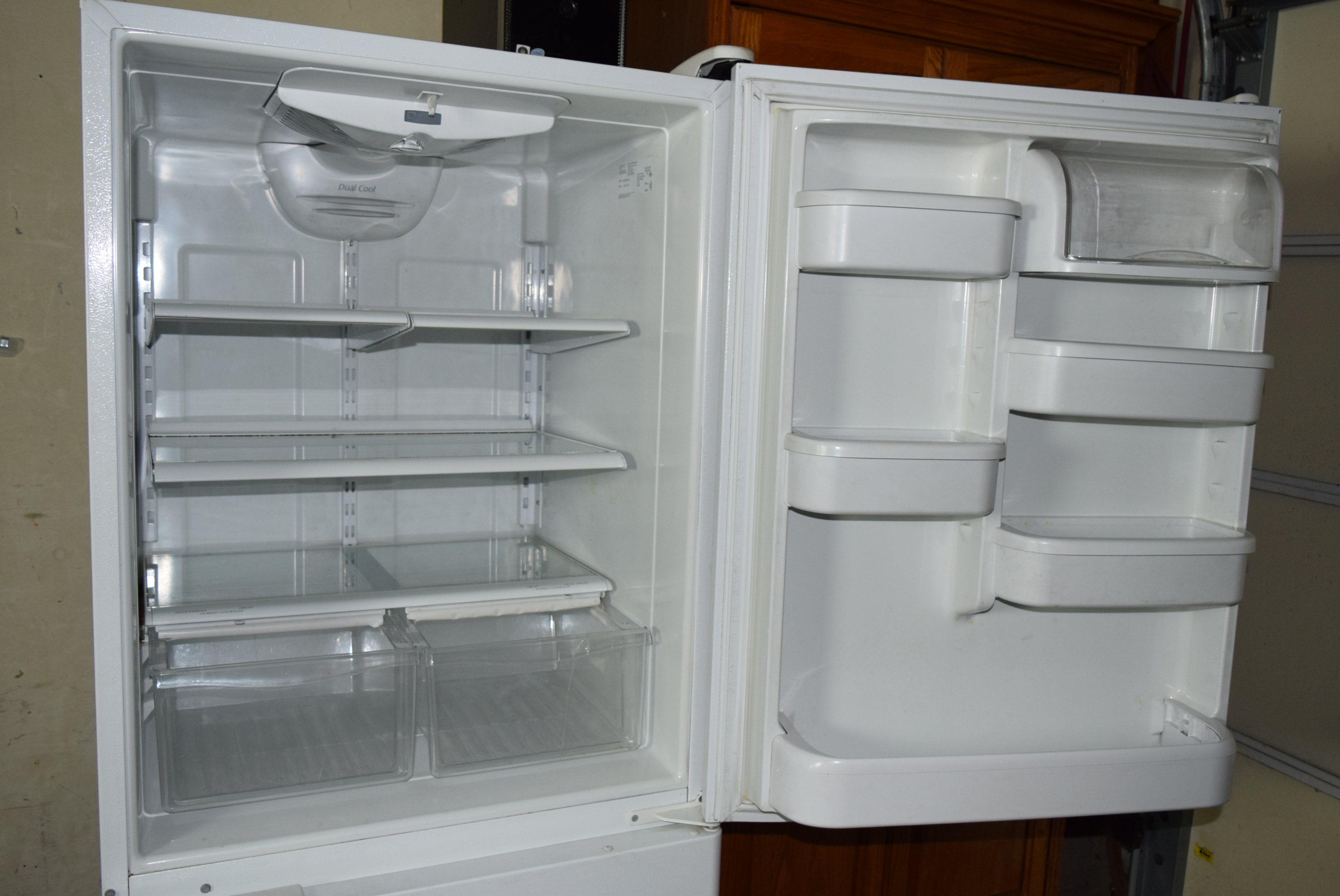 Maytag Performa 19 cu ft Refrigerator With Bottom Freezer EBTH