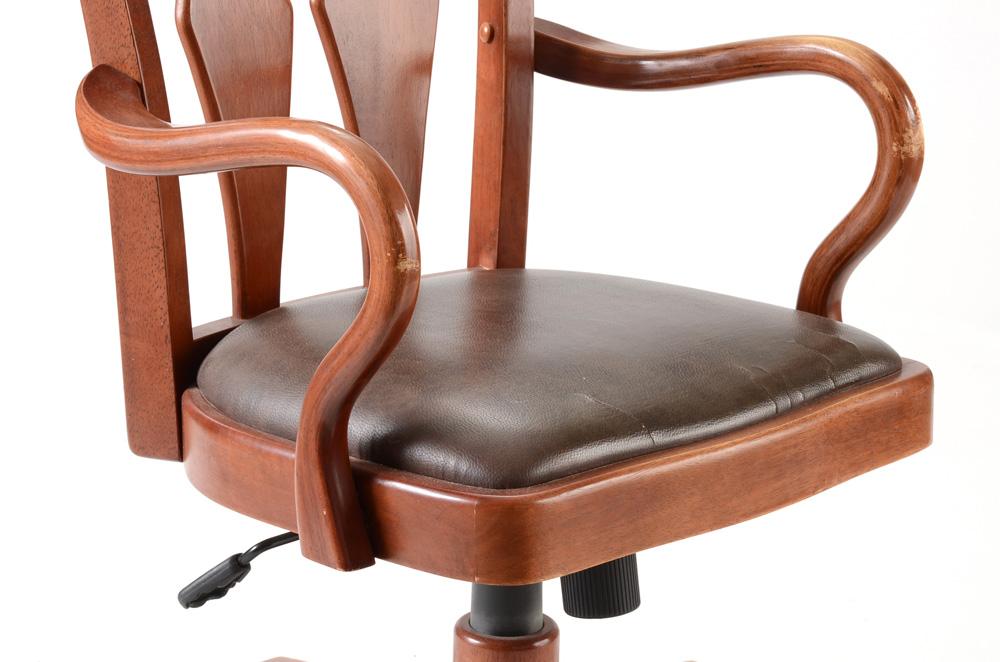 Bassett Swivel Desk Chair EBTH