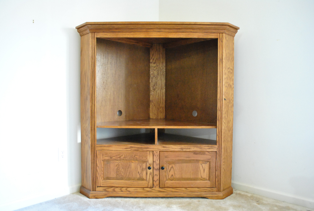 Oak Corner Entertainment EBTH