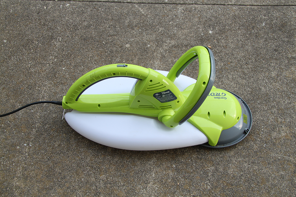 Garden Groom Lightweight Electric Hedge Trimmer EBTH