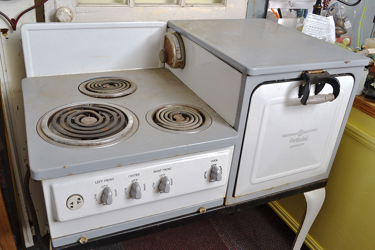 Vintage General Electric Hotpoint Automatic Stove EBTH