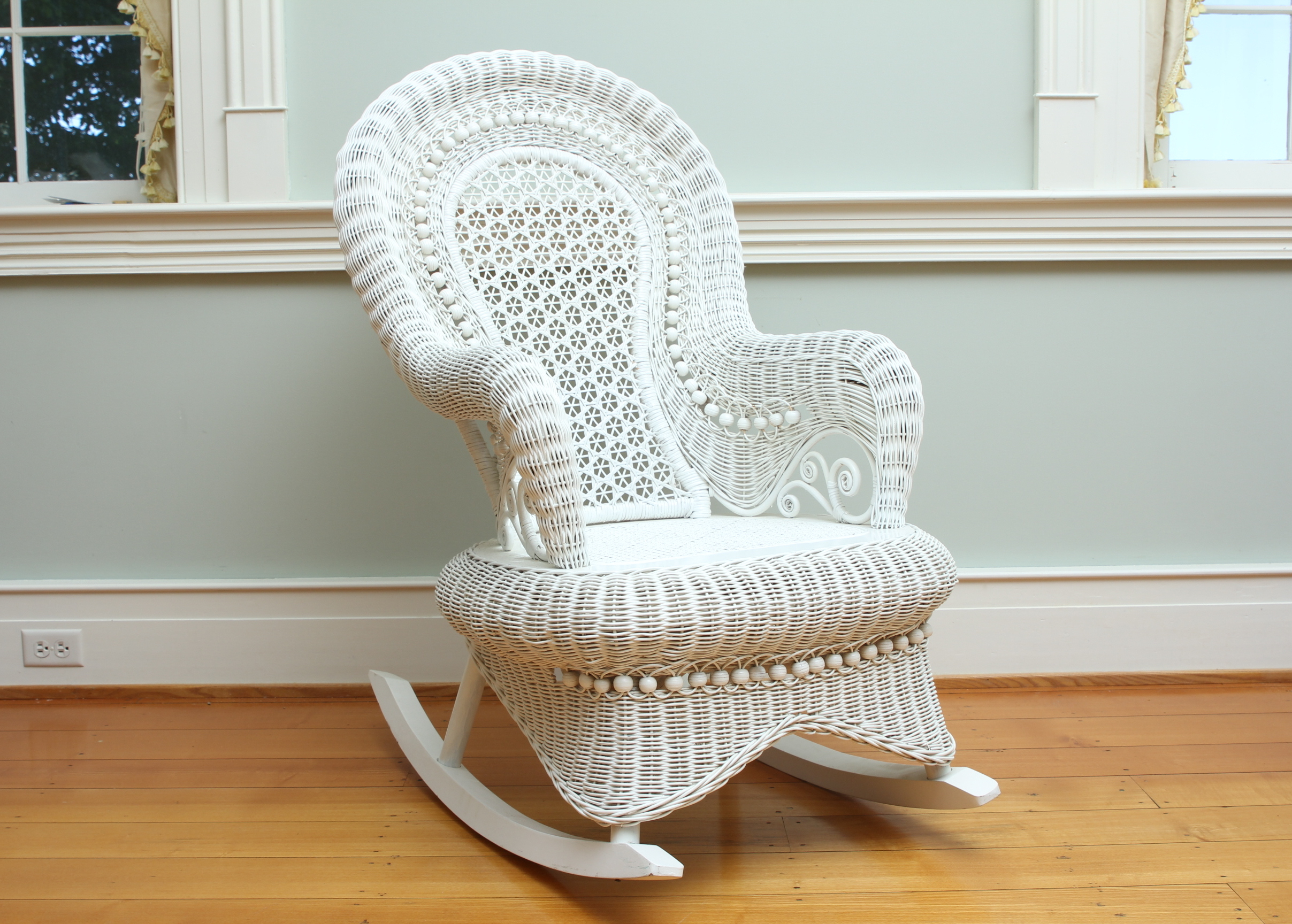 Antique Style White Wicker Rocker EBTH
